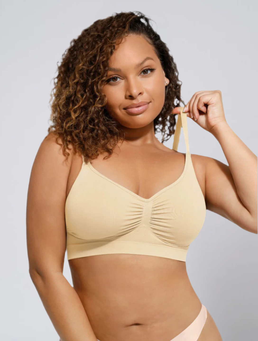 Seamless Wireless Bra for Women – Comfort Bra with Molded Cups and Wide Back Support