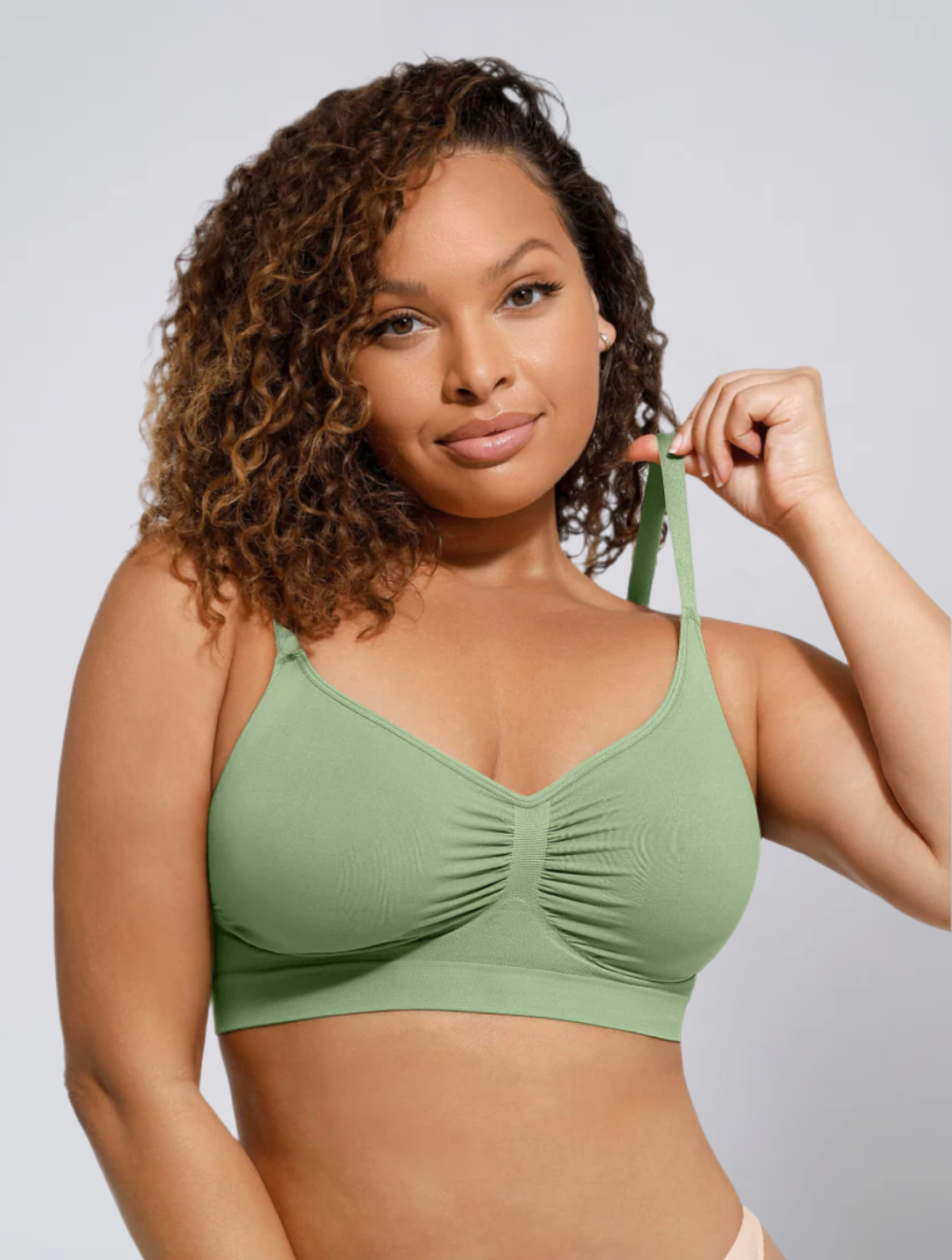 Seamless Wireless Bra for Women – Comfort Bra with Molded Cups and Wide Back Support