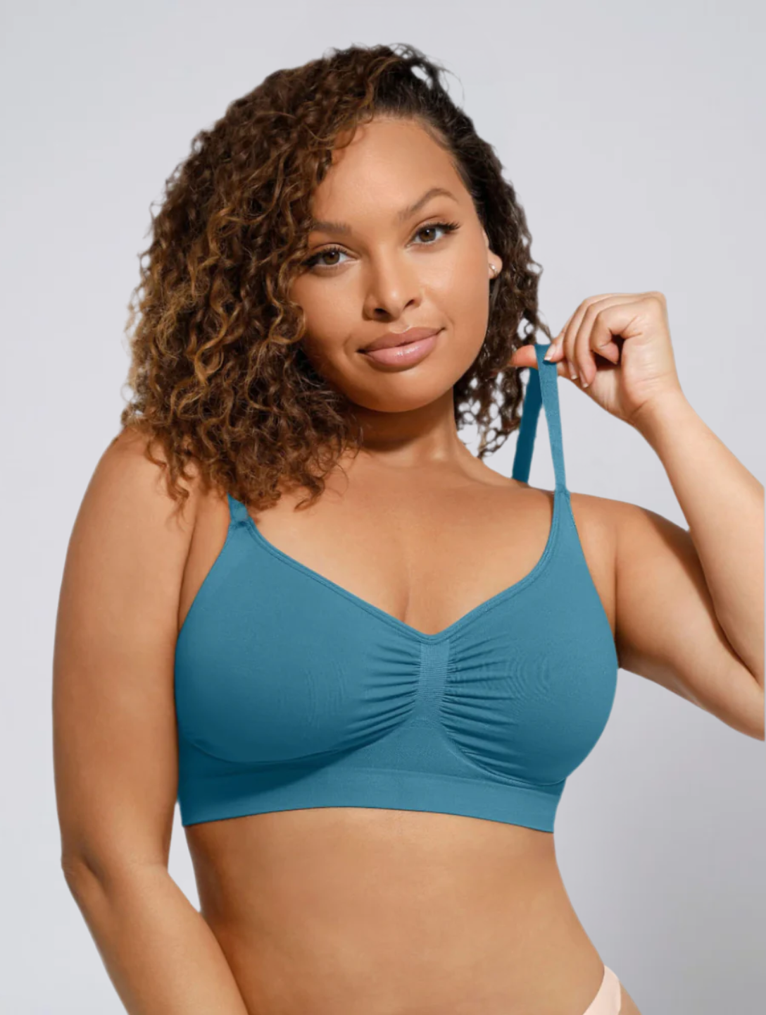 Seamless Wireless Bra for Women – Comfort Bra with Molded Cups and Wide Back Support